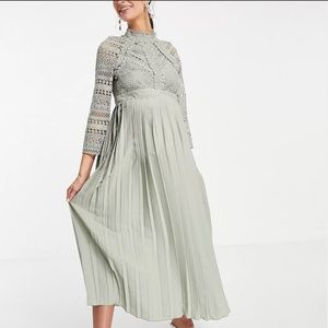 Maternity lace dress